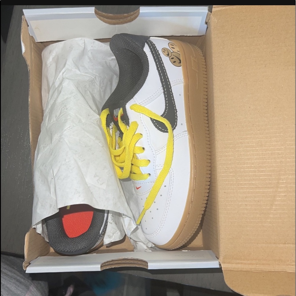 Lil boys or girls nike Air Force smiley